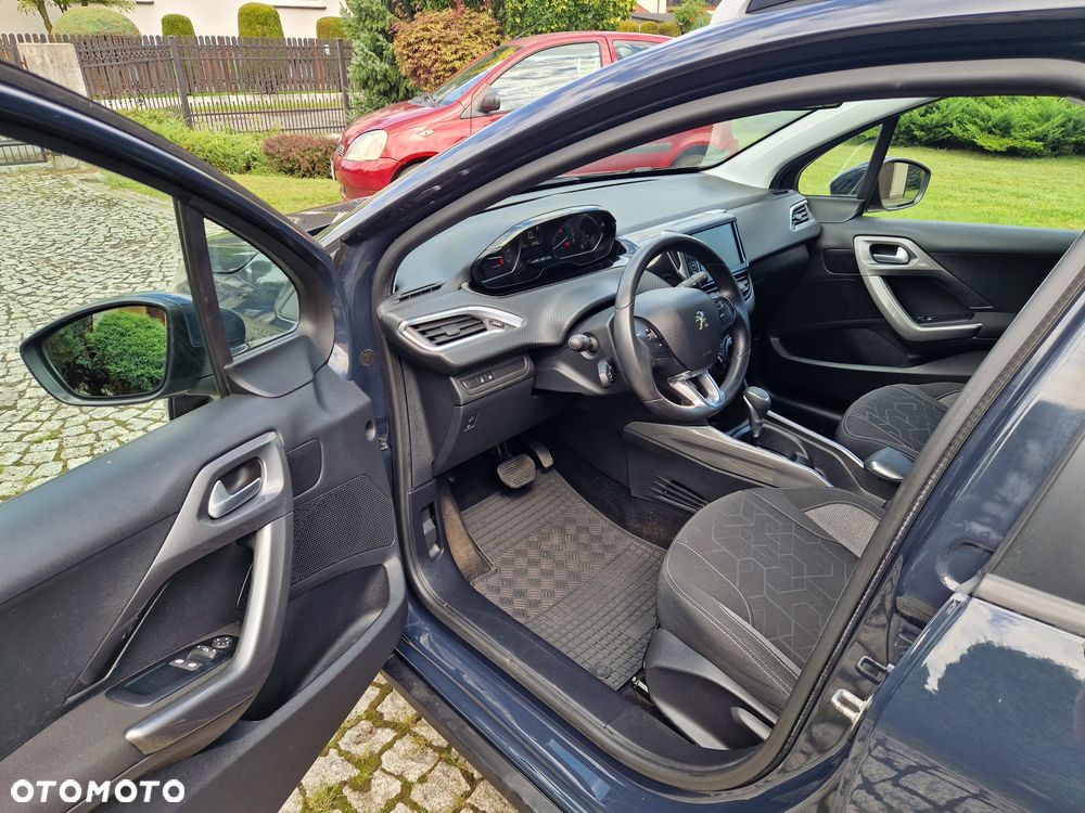 Peugeot 2008 1.2 Pure Tech Active S&S EAT6 - 22