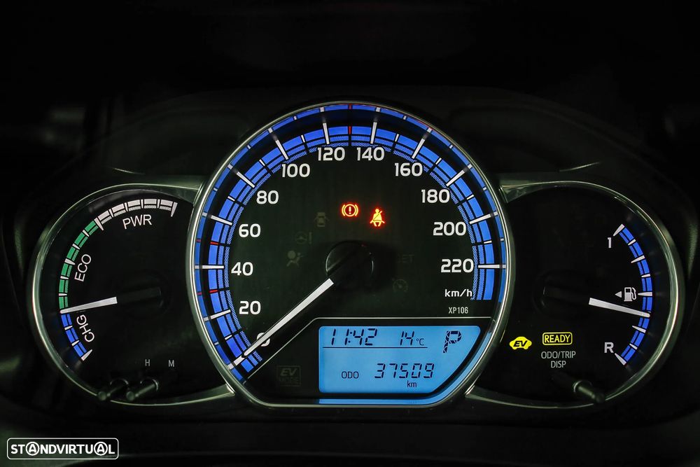 Toyota Yaris 1.5 HSD Sport - 32