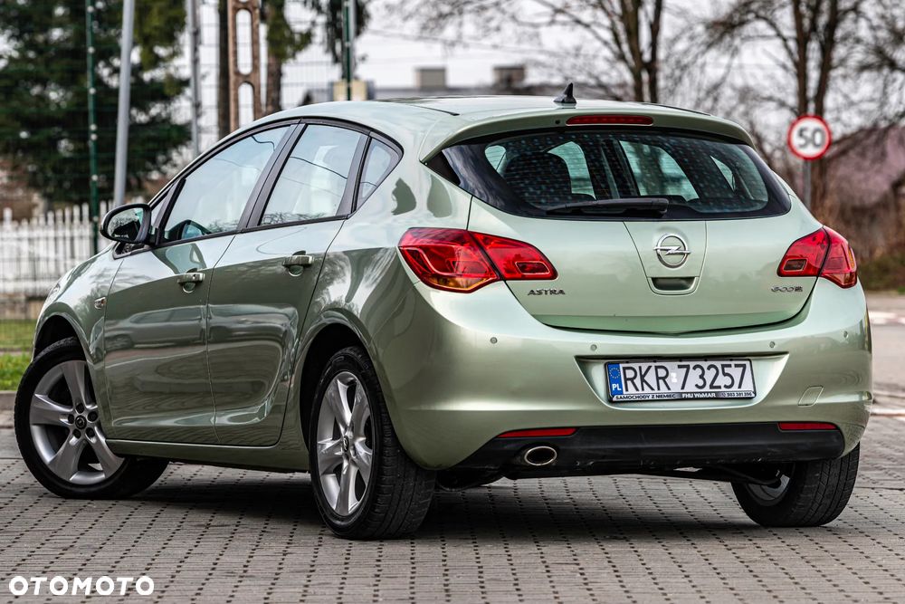 Opel Astra 1.4 Turbo - 4