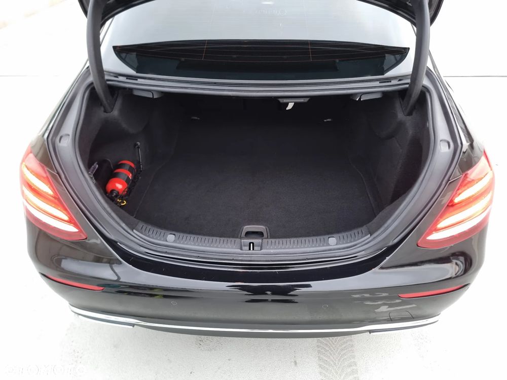Mercedes-Benz Klasa E 220 d 9G-TRONIC - 16