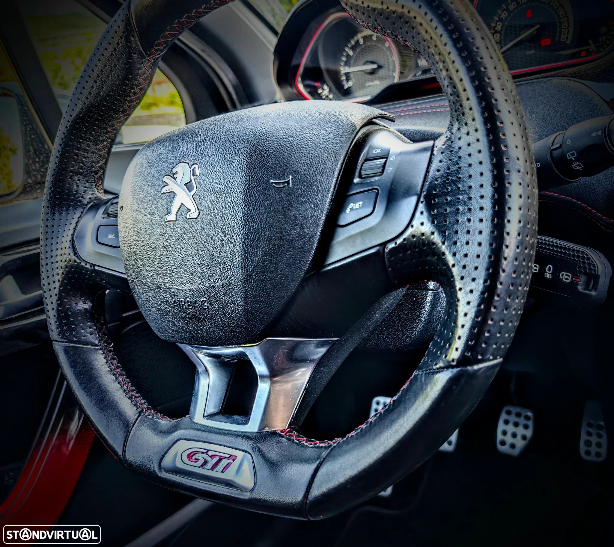 Peugeot 208 GTI 200 THP - 14