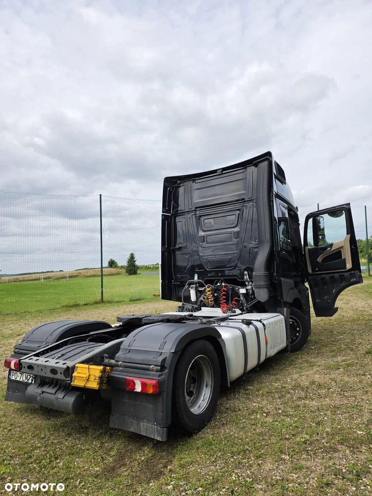 Mercedes-Benz Actros - 13