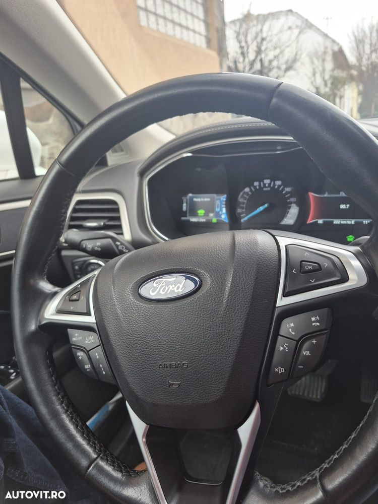 Ford Mondeo 2.0 HEV Vignale - 11