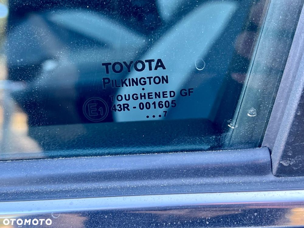 Toyota Avensis 2.0 Prestige MS - 19