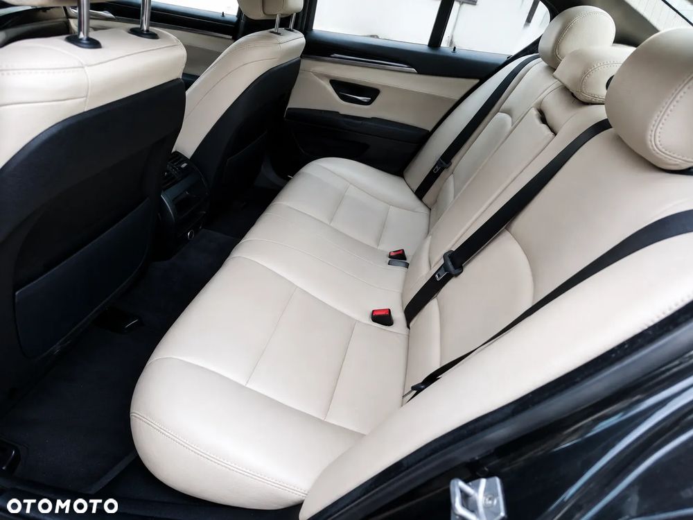 BMW Seria 5 520d Efficient Dynamics Edition Sport Line - 13