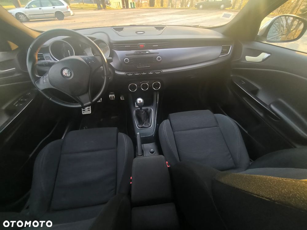 Alfa Romeo Giulietta 2.0 JTDM 16V - 8
