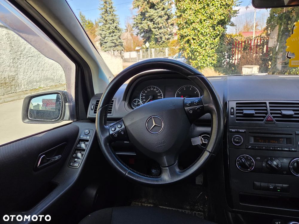 Mercedes-Benz Klasa A 180 BlueEfficiency Edition - 8