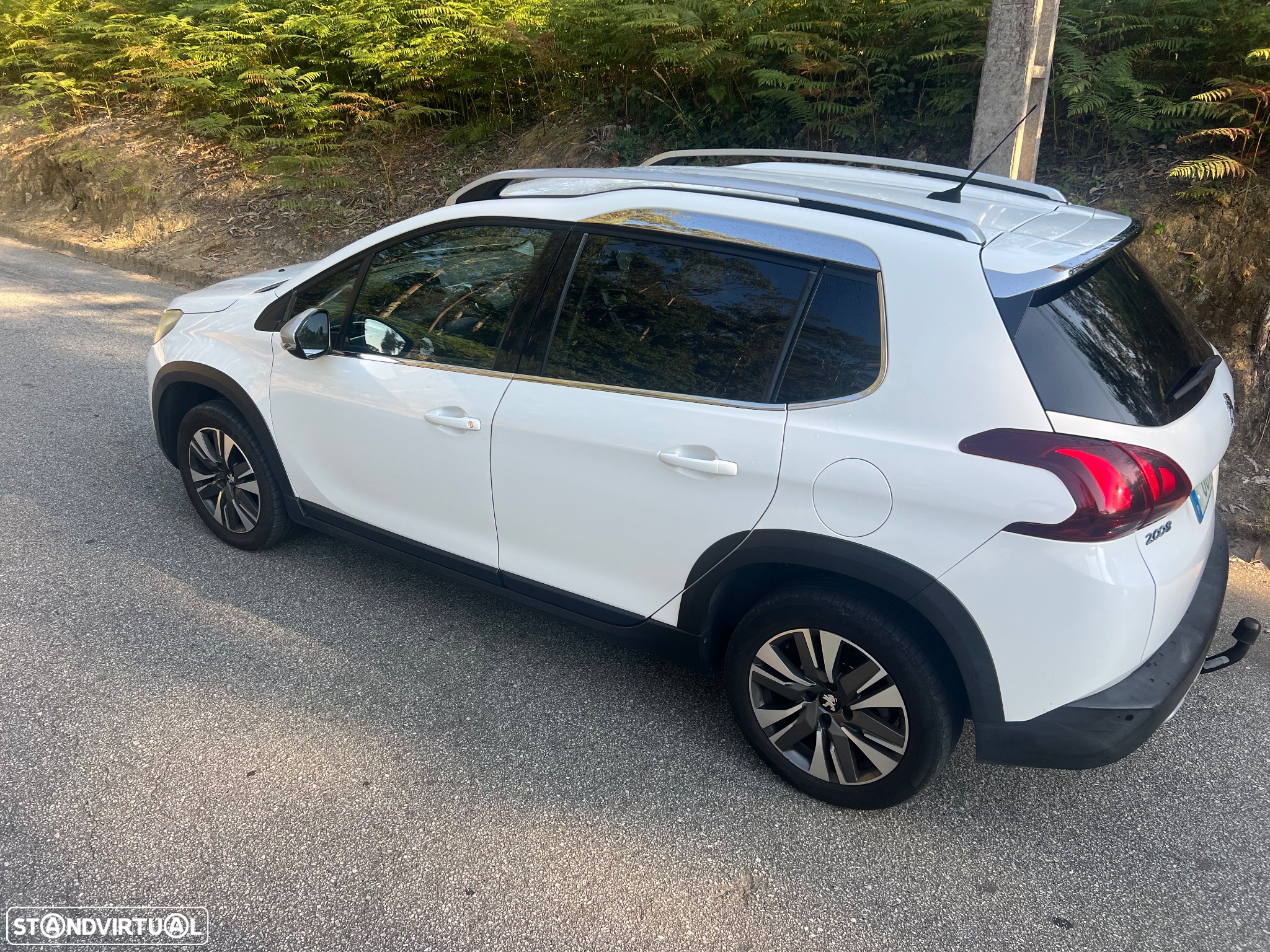 Peugeot 2008 1.6 BlueHDi Style - 4