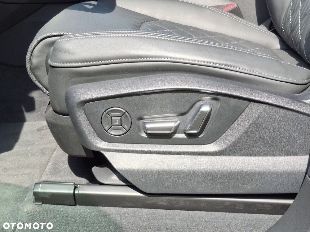 Audi Q8 - 30