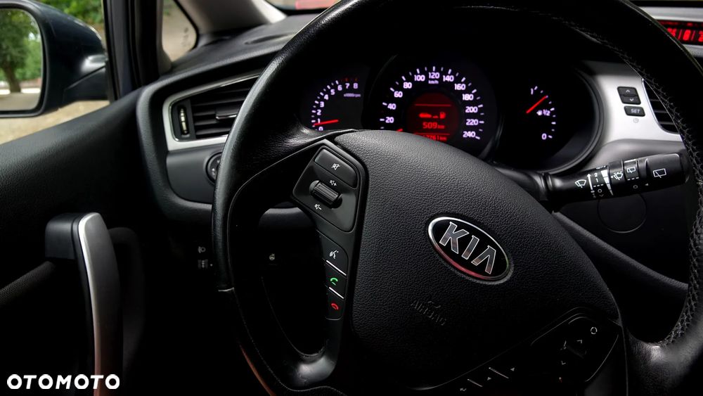 Kia Ceed 1.4 CVVT Dream Team Edition - 14