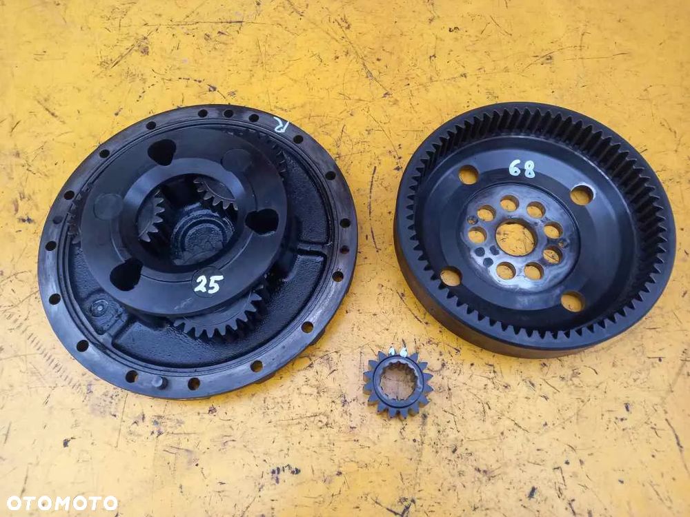 Układ planetarny przedniej osi New Holland T7.230 - 1