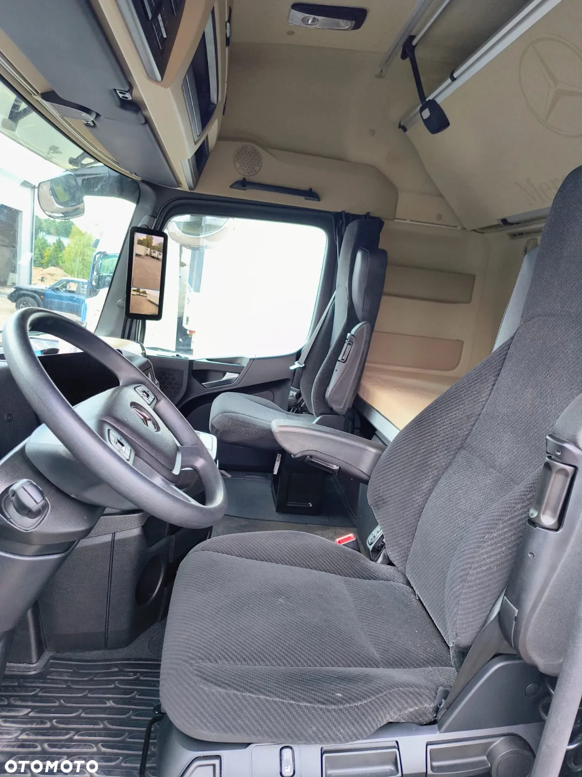 Mercedes-Benz Actros - 8