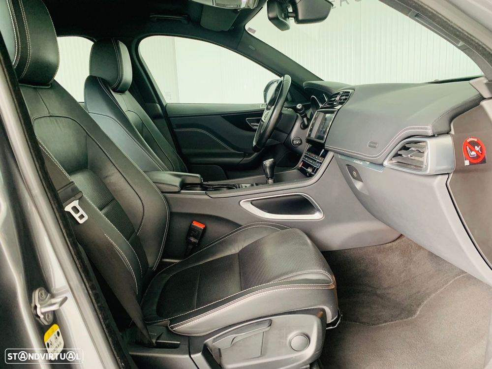 Jaguar F-Pace 2.0 i4D R-Sport AWD - 45