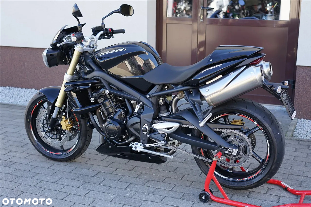 Triumph Street Triple - 19