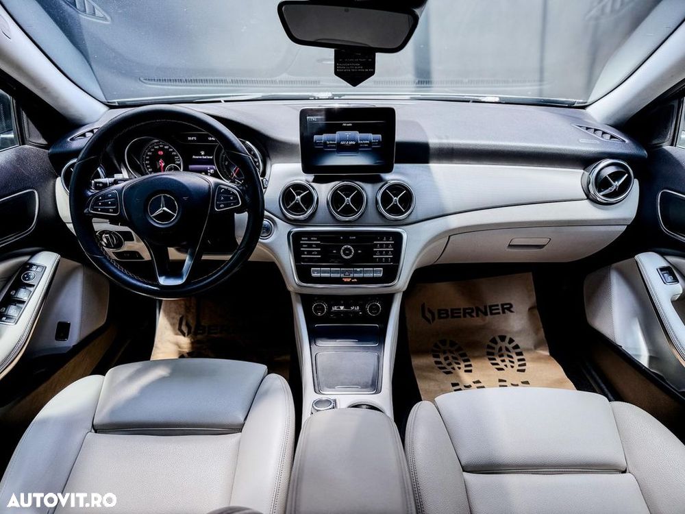 Mercedes-Benz GLA 200 d 4MATIC 7G-DCT Urban - 16