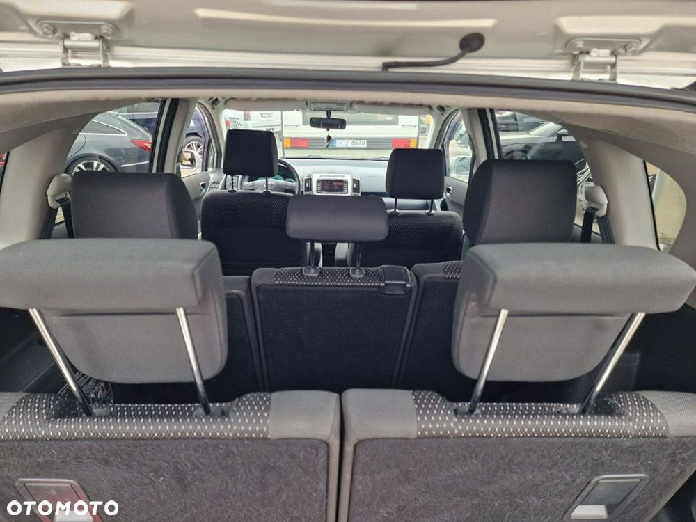 Toyota Corolla Verso - 33