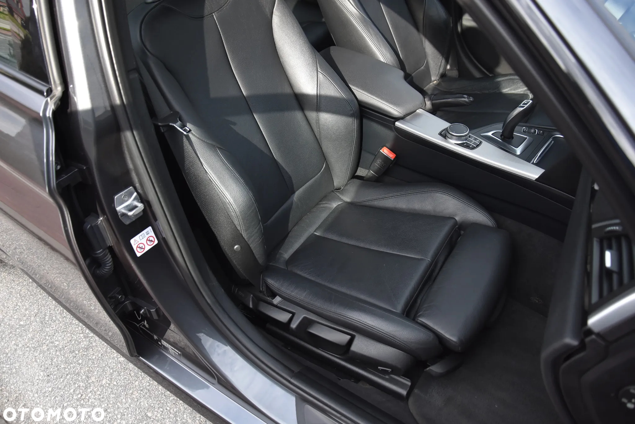 BMW Seria 3 320i Edition M Sport Shadow - 27