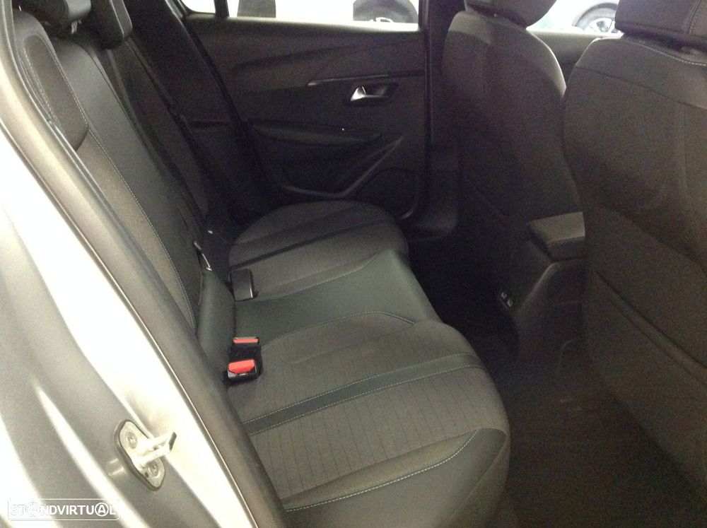 Peugeot 208 1.2 PureTech Allure - 27