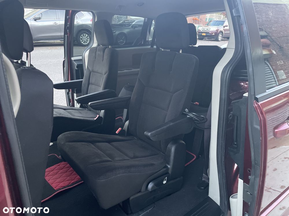Dodge Grand Caravan - 27