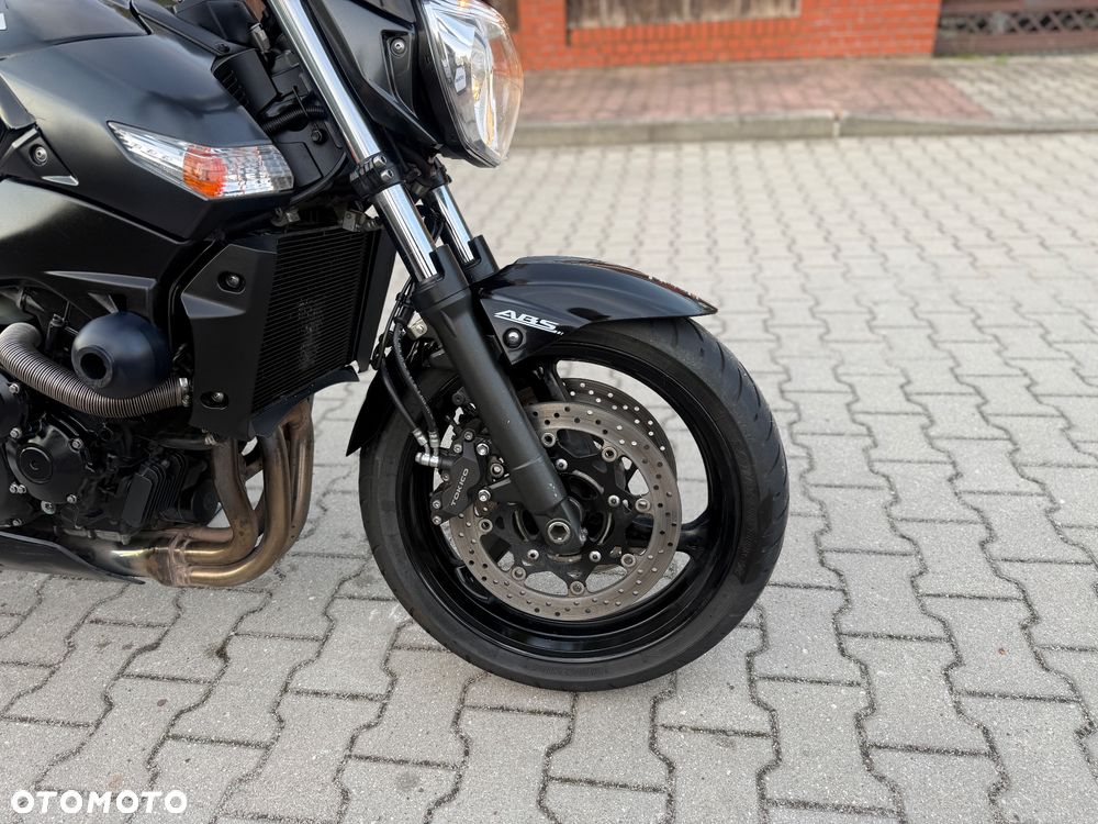 Suzuki GSR - 5