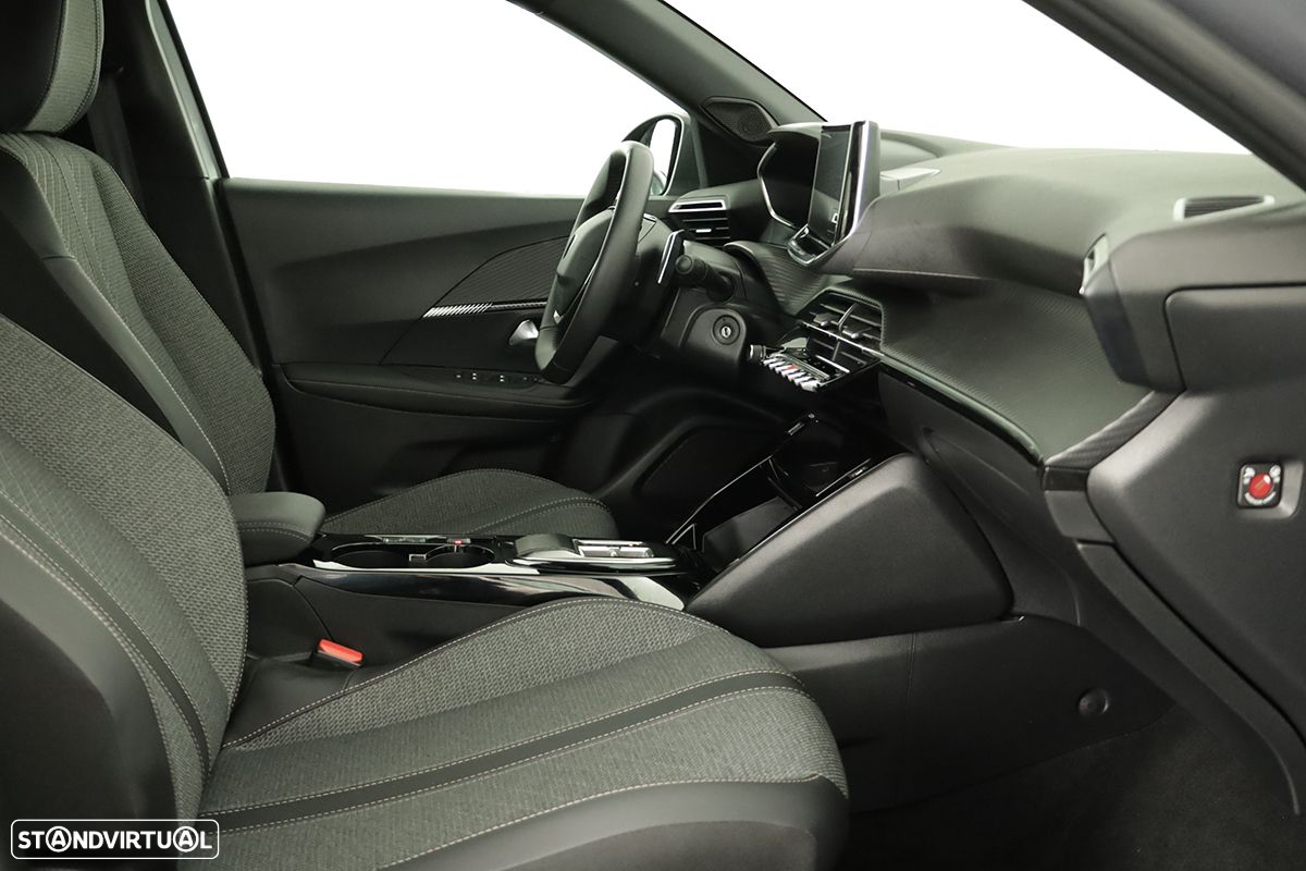 Peugeot 2008 1.2 PureTech Allure EAT8 - 23
