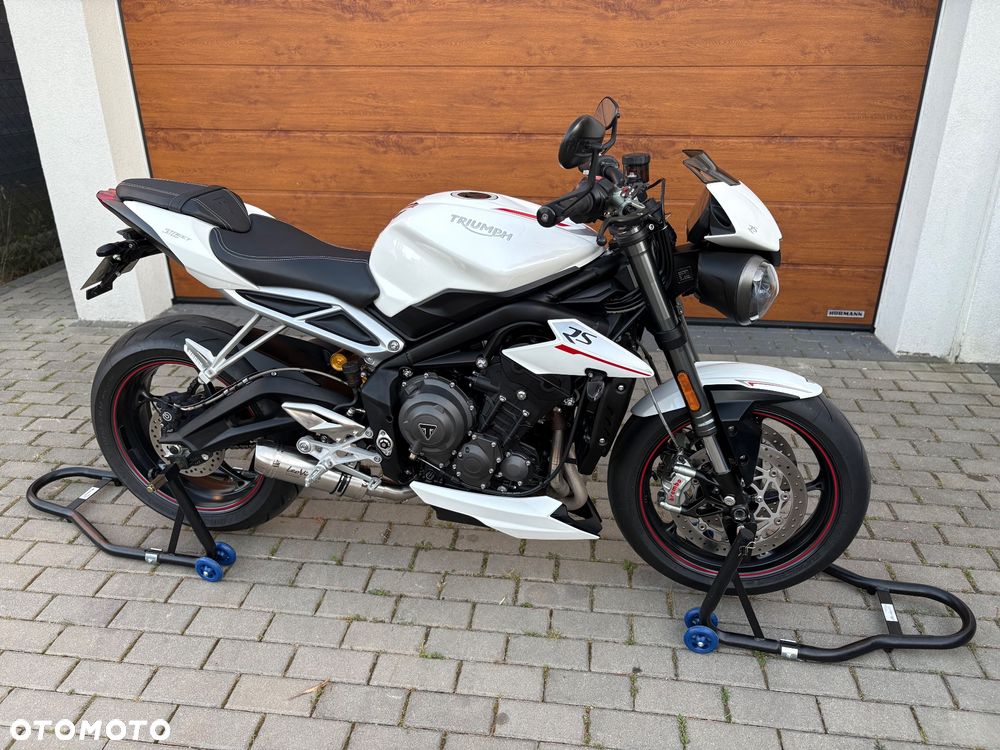 Triumph Street Triple - 23