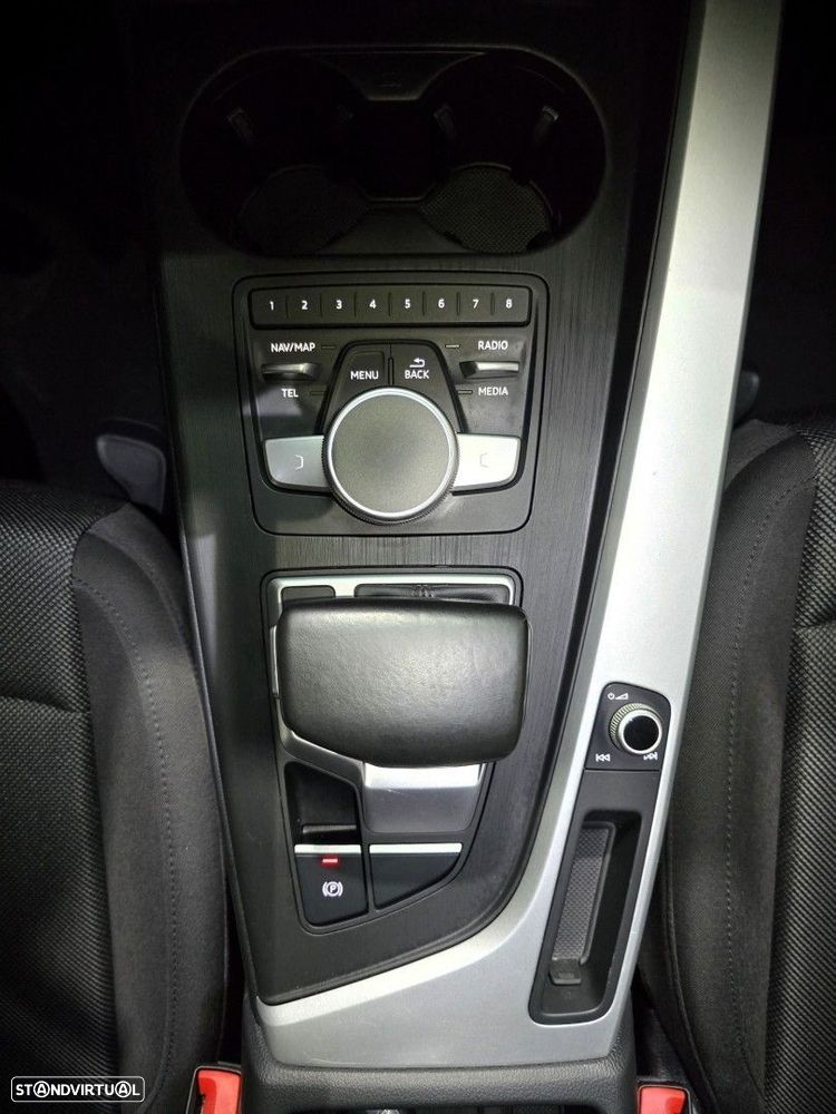 Audi A4 Avant 2.0 TDI Advance S tronic - 29