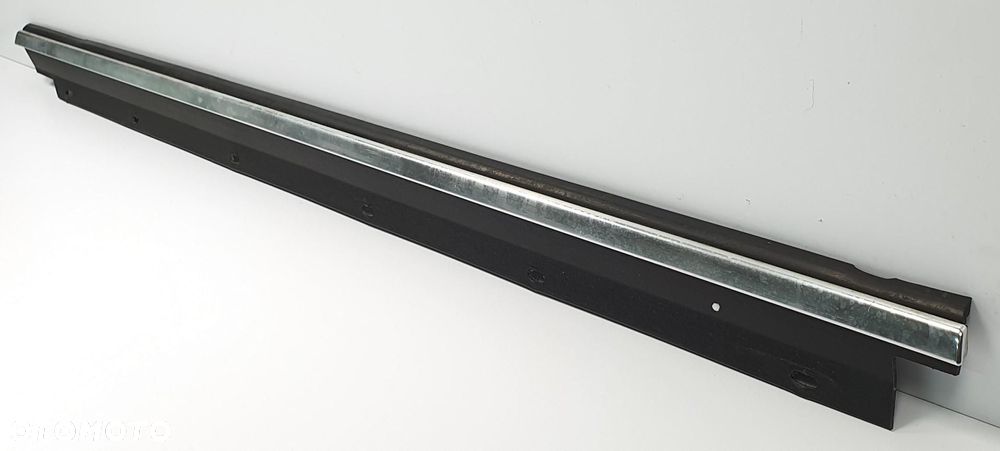 LISTWA ZGARNIAJĄCA PRAWY TYŁ AUDI A6 C5 4B5853764 - 2