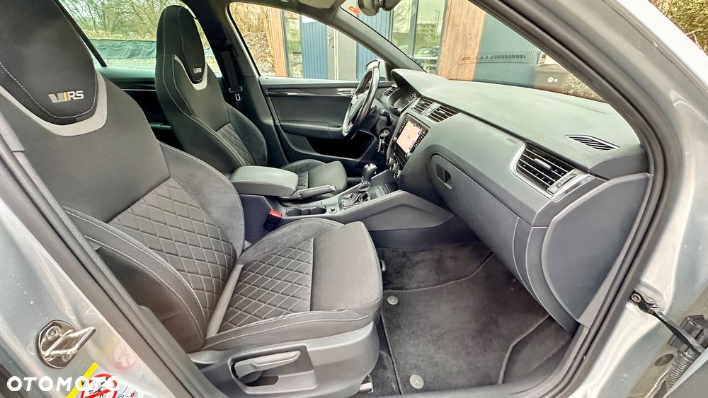 Skoda Octavia 2.0 TDI DSG RS - 36