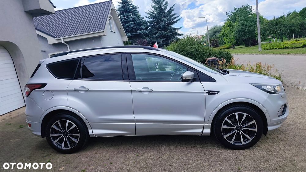 Ford Kuga 1.5 EcoBoost 2x4 ST-Line - 40
