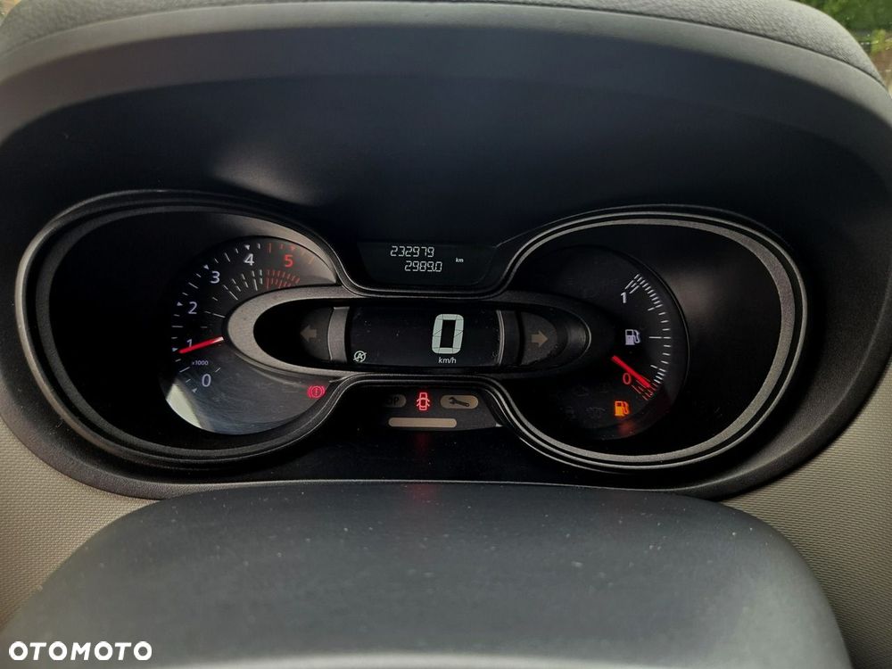 Renault Trafic - 23
