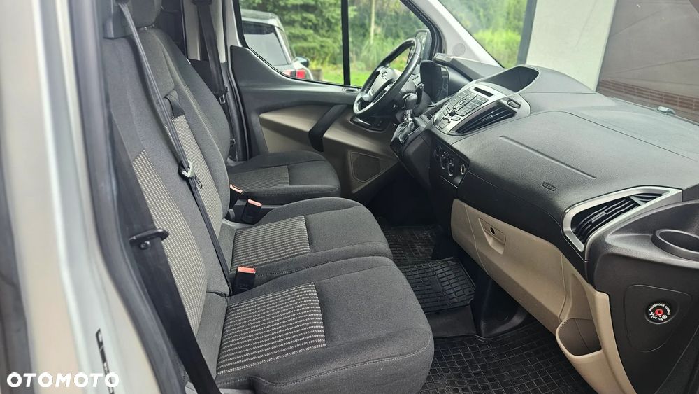 Ford Tourneo Custom - 10