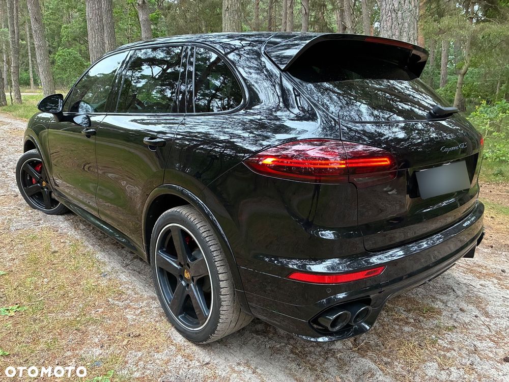 Porsche Cayenne GTS - 8