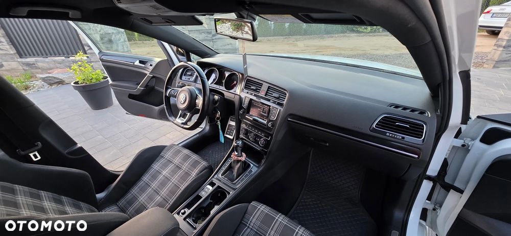 Volkswagen Golf 2.0 TDI BMT GTD - 9