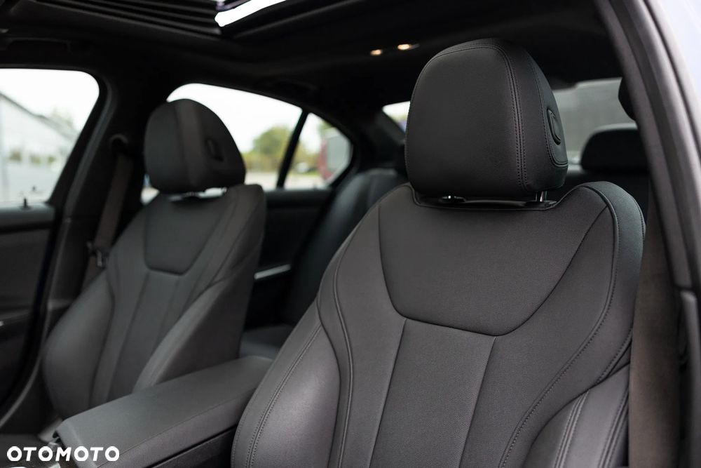 BMW Seria 3 330i xDrive M Sport - 20