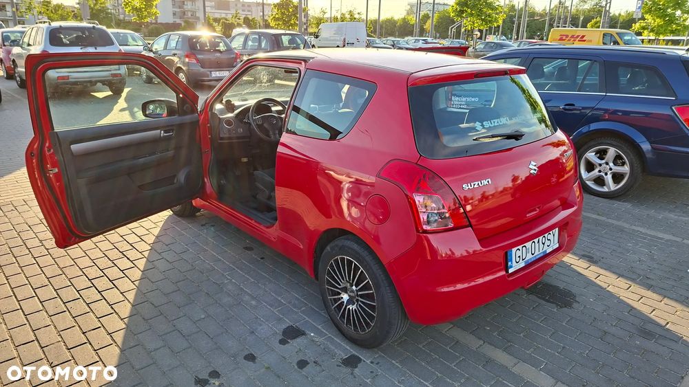 Suzuki Swift - 4