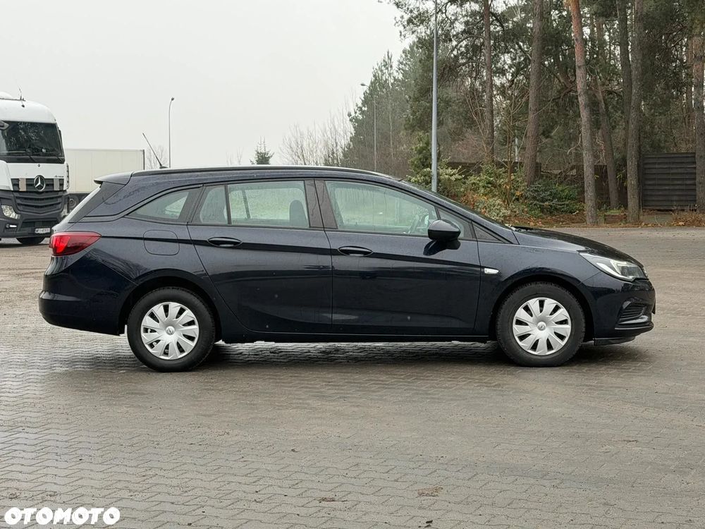 Opel Astra 1.6 CDTI Enjoy - 24