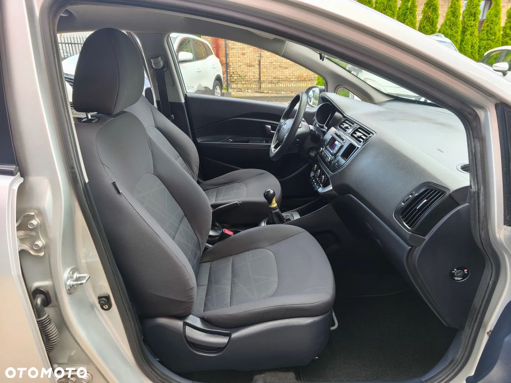 Kia Rio 1.2 L - 7