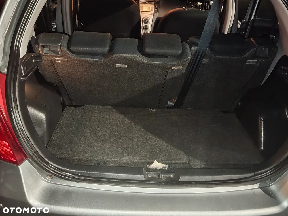 Toyota Yaris - 6
