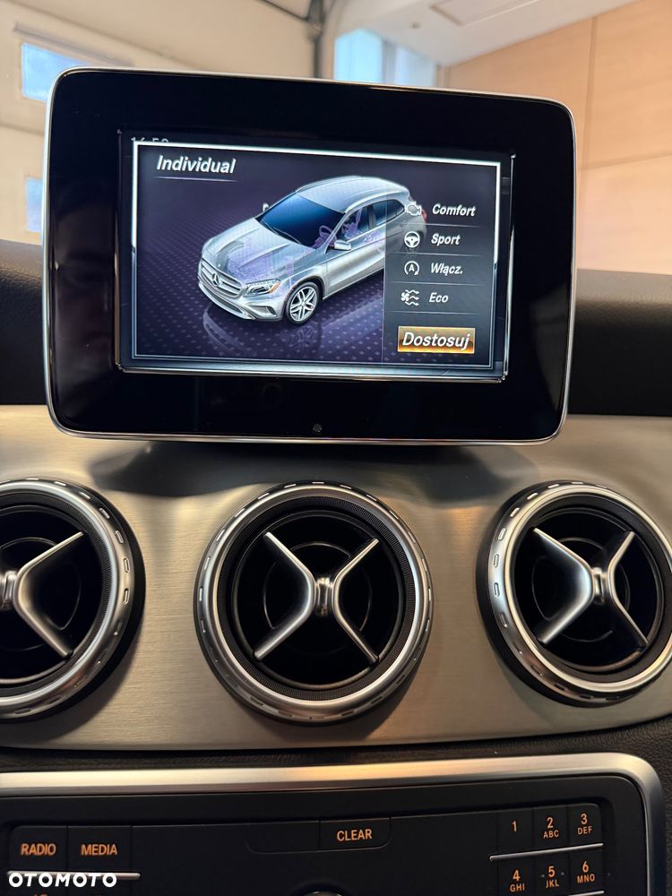 Mercedes-Benz GLA 200 7G-DCT AMG Line - 16