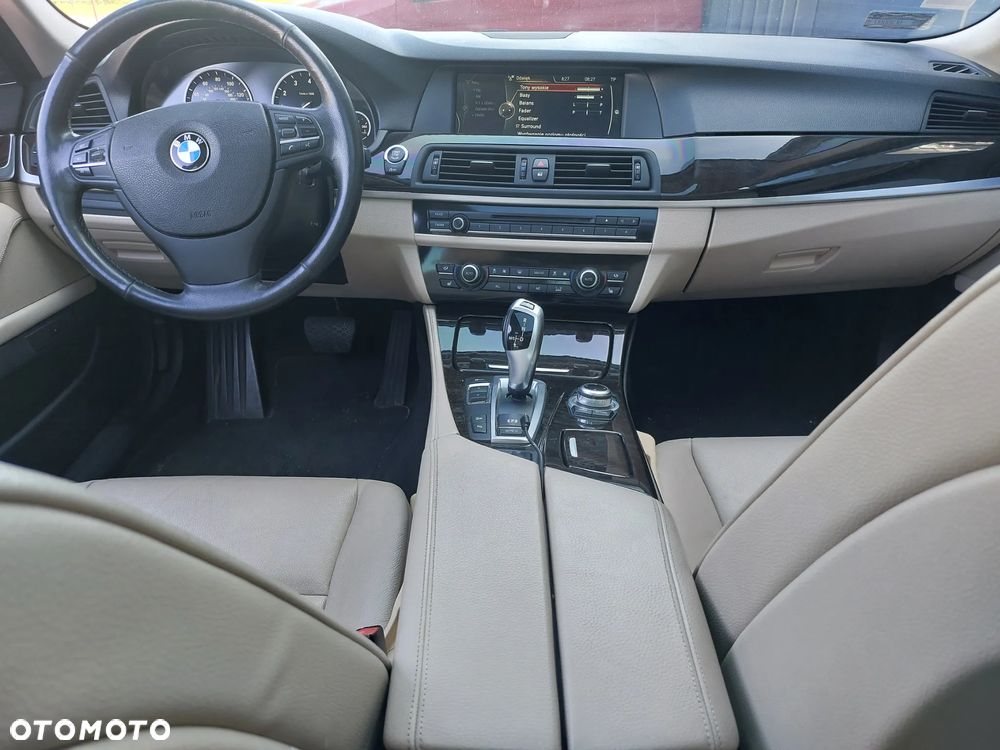 BMW Seria 5 528i xDrive - 4