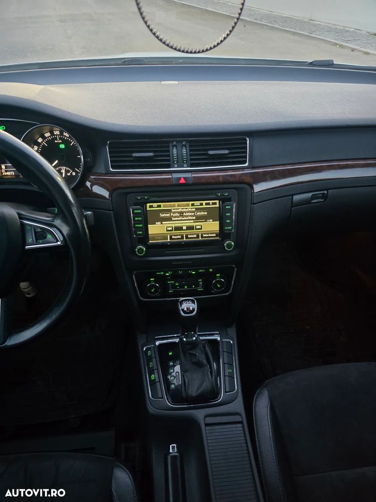 Skoda Superb Combi 2.0 TDI 4X4 Elegance - 7