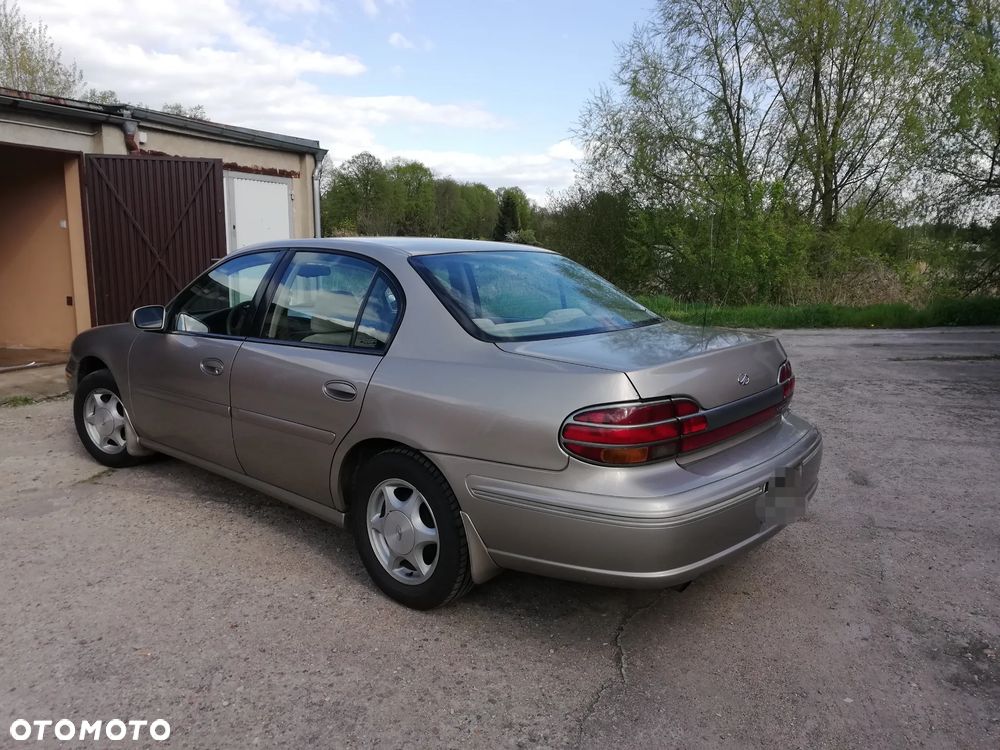 Oldsmobile Cutlass 3.1 International - 19