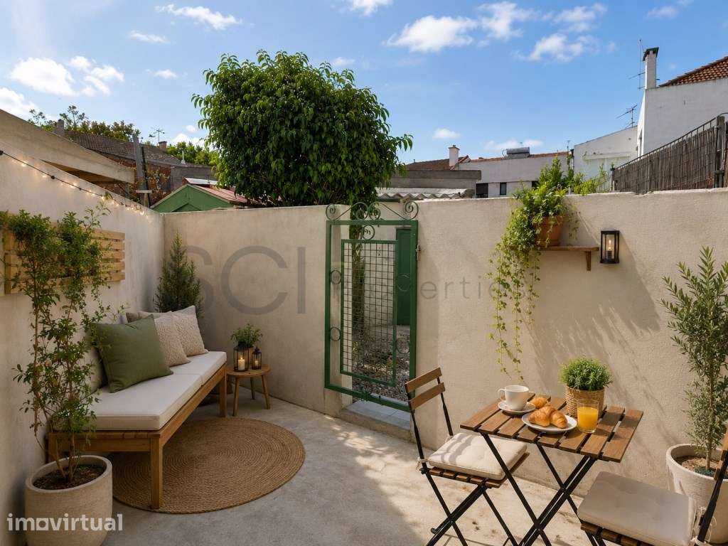 Apartamento T2 com Logradouro e Arrecadação no Lavradio - Grande imagem: 3/29