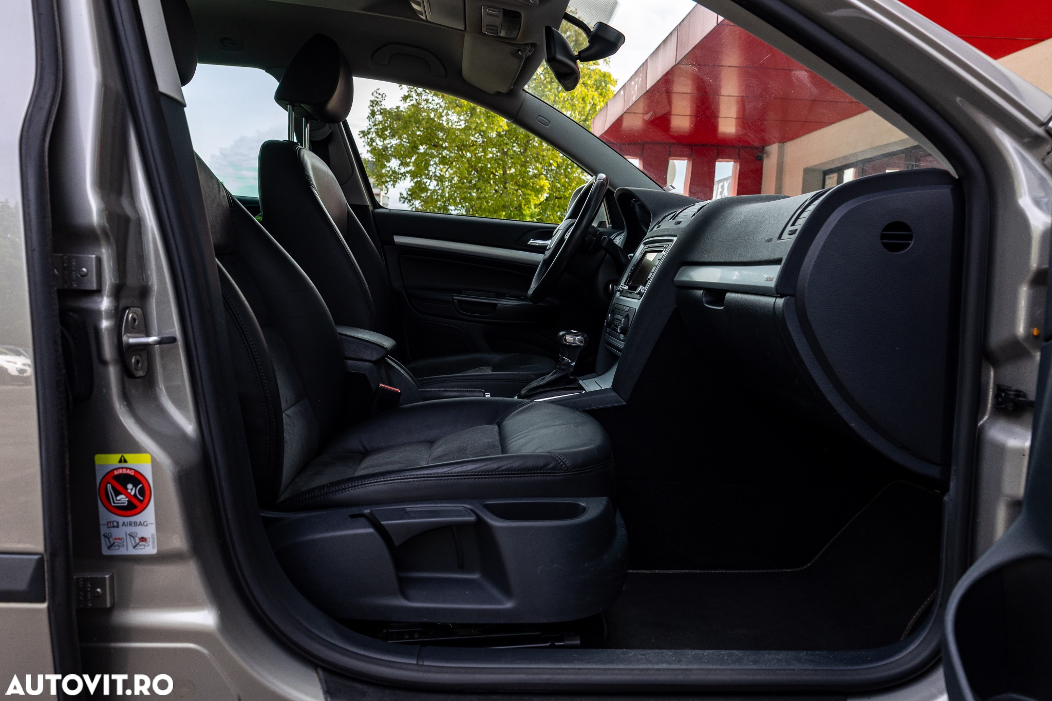 Skoda Octavia Combi 2.0 TDI DPF 4x4 DSG Scout - 26