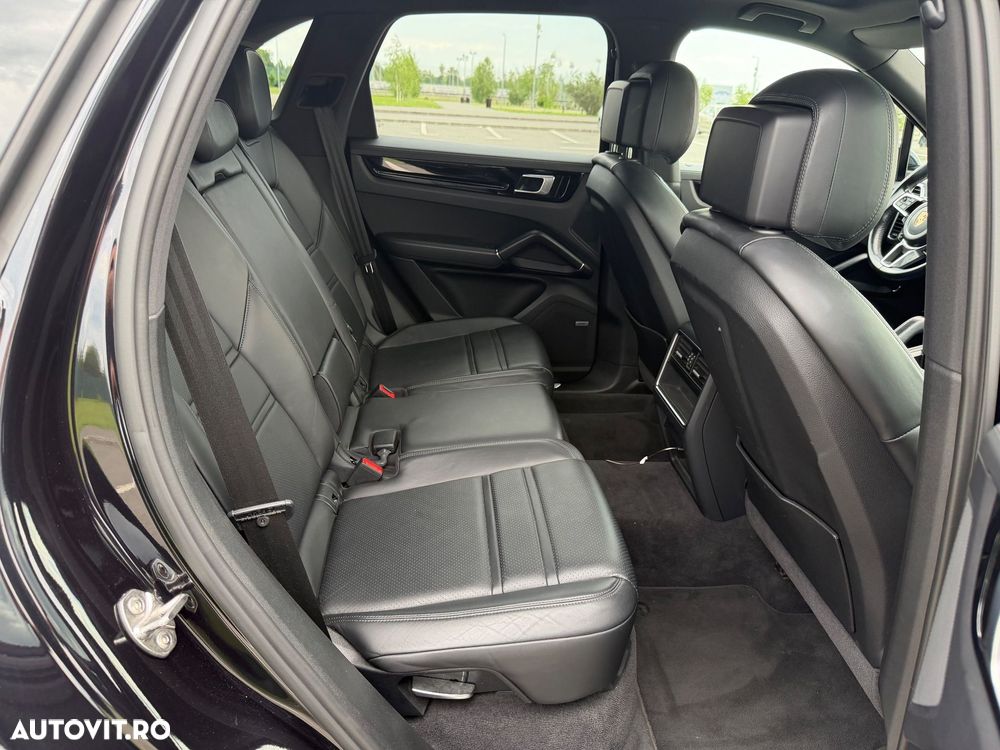 Porsche Cayenne S - 16