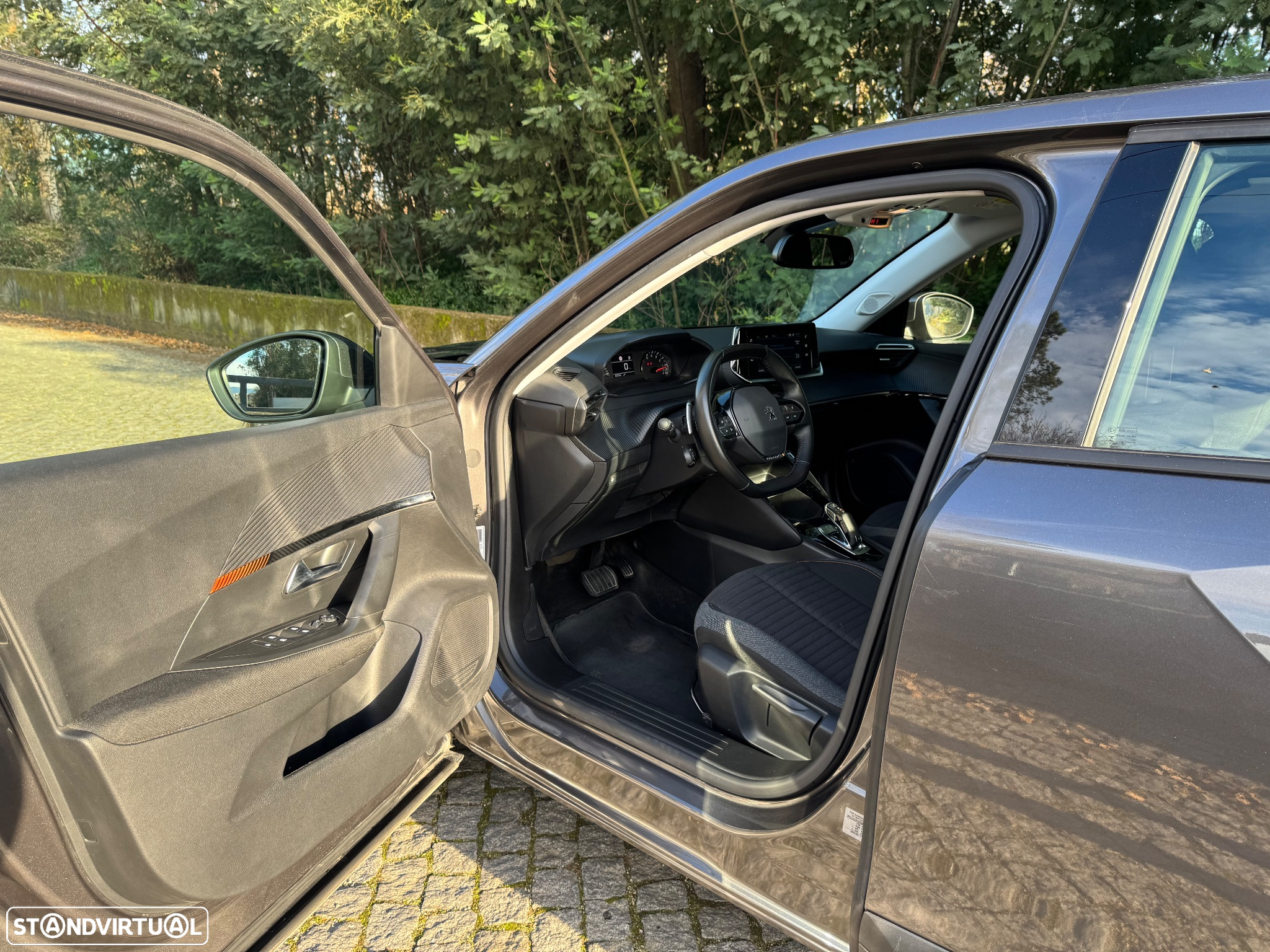 Peugeot 2008 1.2 PureTech Active Pack EAT8 - 15