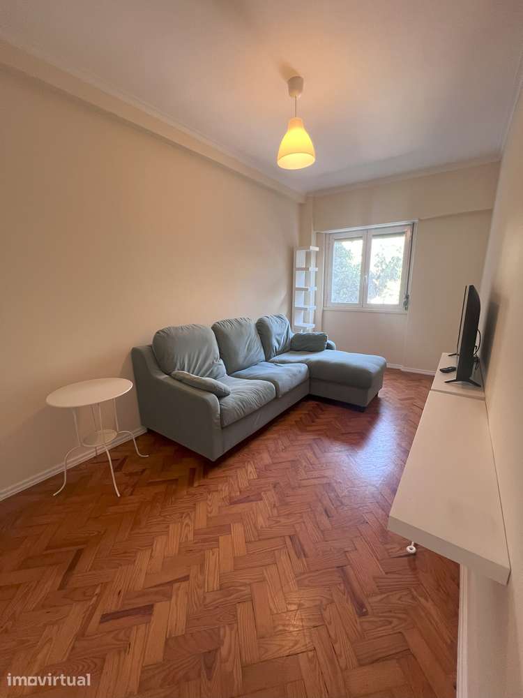 Apartamento Mobilado T2 - Av do Uruguai Benfica - Grande imagem: 5/12