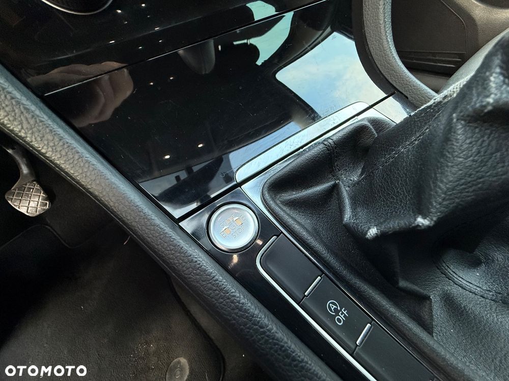 Volkswagen Golf 2.0 TDI (BlueMotion Technology) Highline - 18