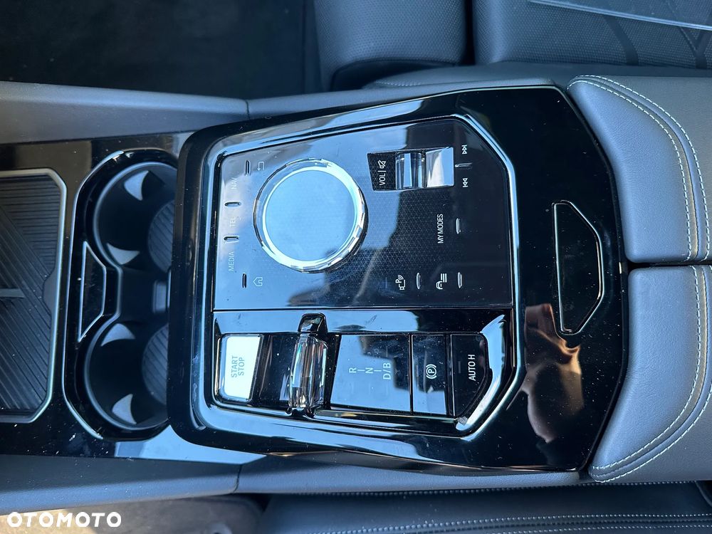 BMW i5 M60 - 8